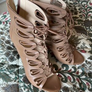 NWOT Nude Nine West strappy booties, size 9 - never worn!